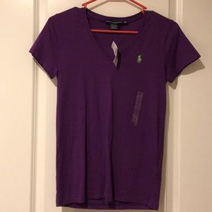V-neck t shirt